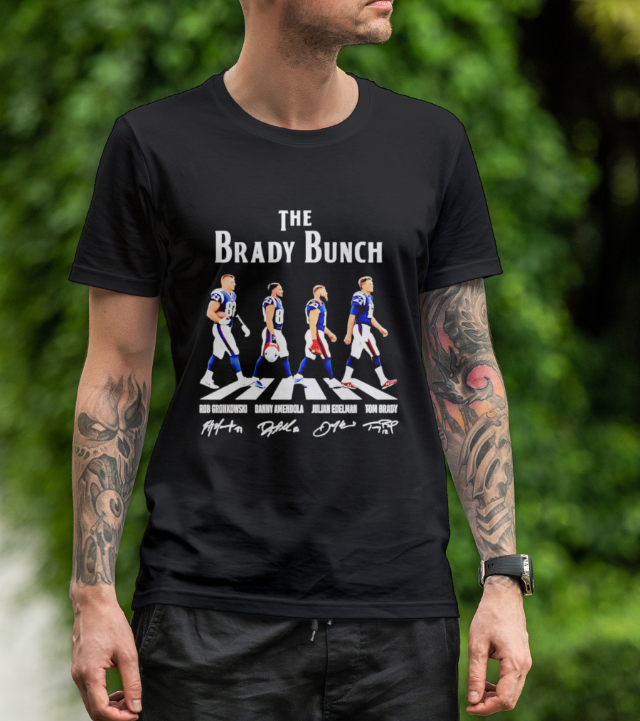 The Brady Bunch Rob Gronkowski Danny Amendola Julian Edelman Tom Brady New England Patriots Players Crossing T-Shirt