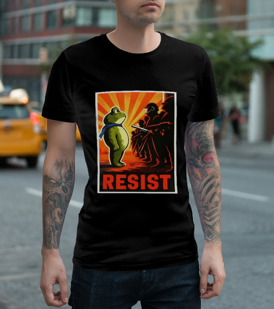 Resist Portland Frog 2025 Anti Fascism Protest Art With Frog And Riot Police T-Shirt