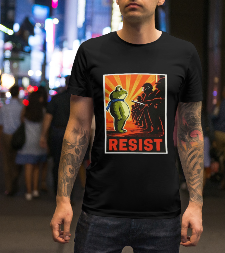 Resist Portland Frog 2025 Anti Fascism Protest Art With Frog And Riot Police T-Shirt