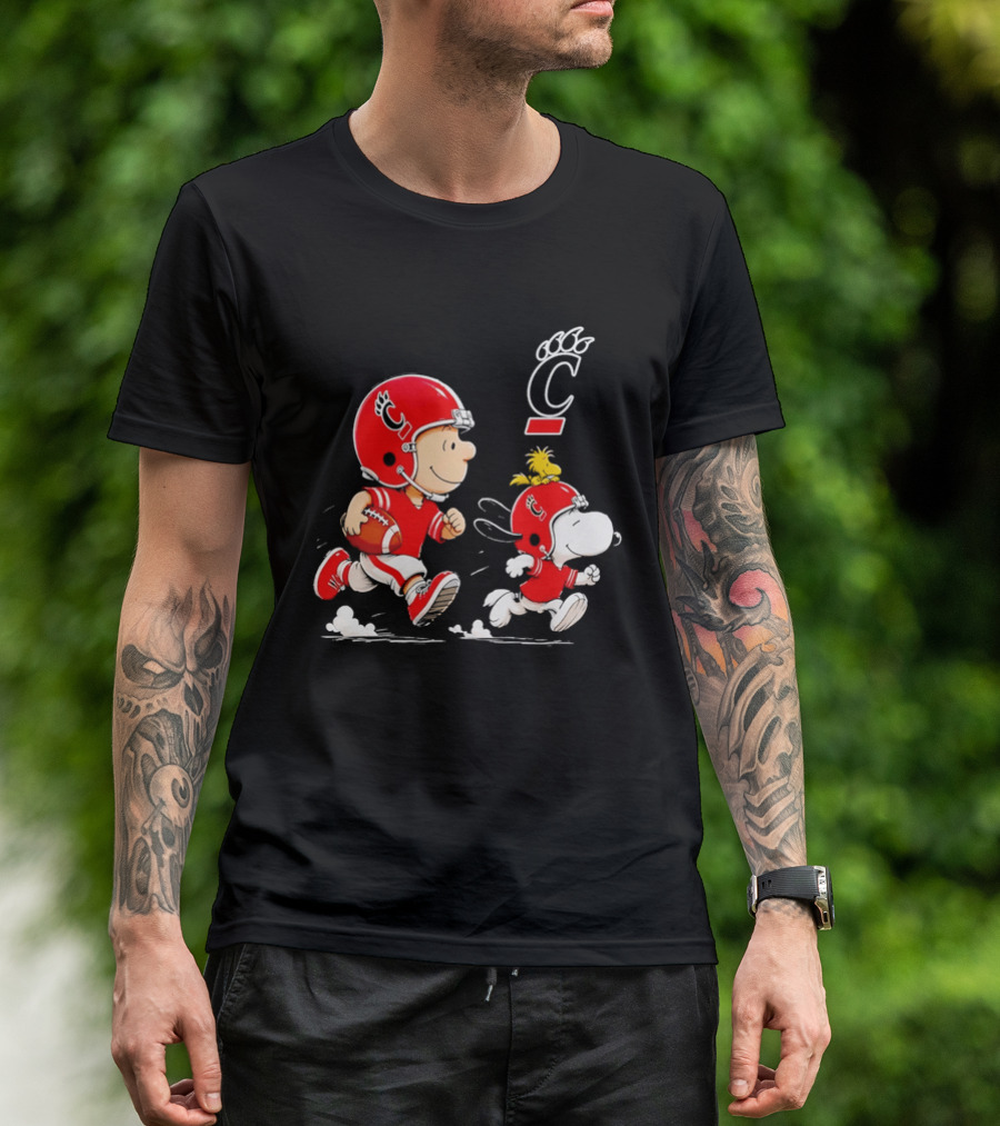 Charlie Brown Snoopy Cincinnati Bearcats Football Running T-Shirt