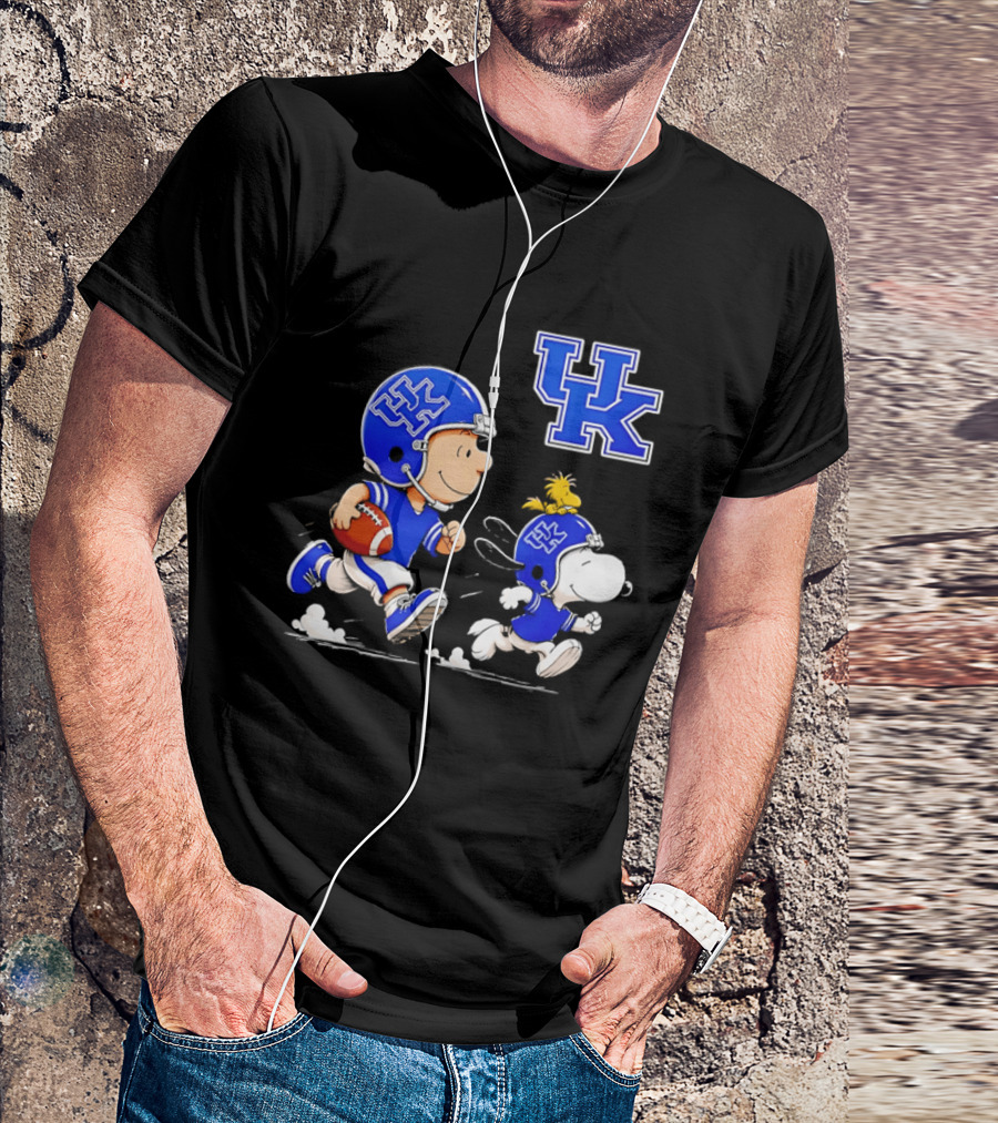 Peanuts Charlie Brown Snoopy University Of Kentucky Football Running UK T-Shirt
