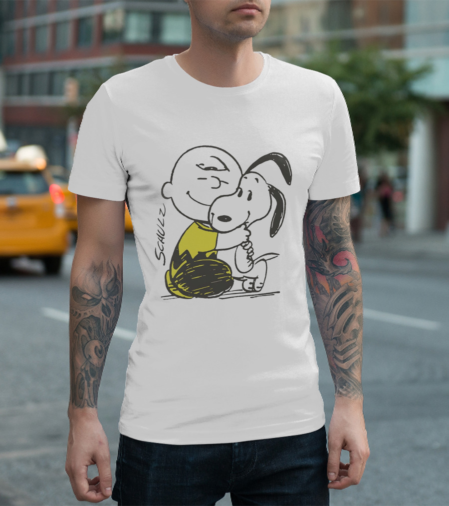Schulz Charlie Brown Snoopy Hugging Classic Peanuts Friendship T-Shirt