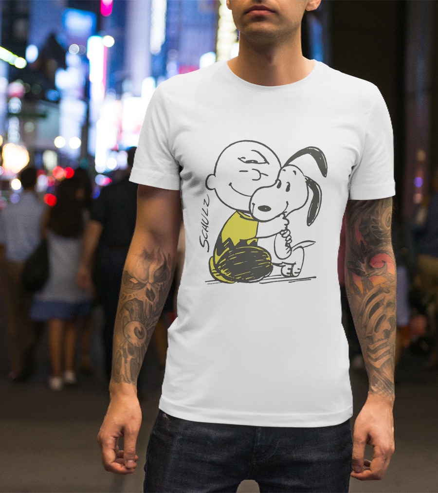 Schulz Charlie Brown Snoopy Hugging Classic Peanuts Friendship T-Shirt