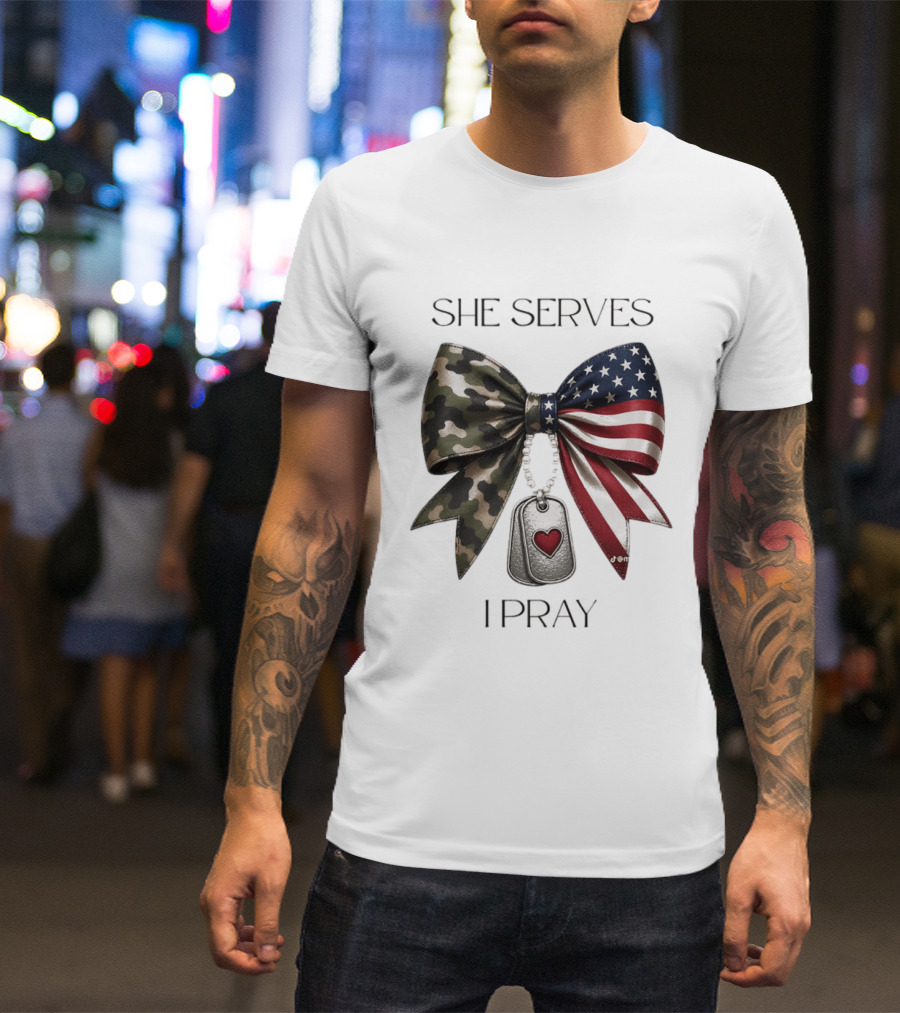 She Serves I Pray USA Flag Camo Bow Dog Tags T-Shirt