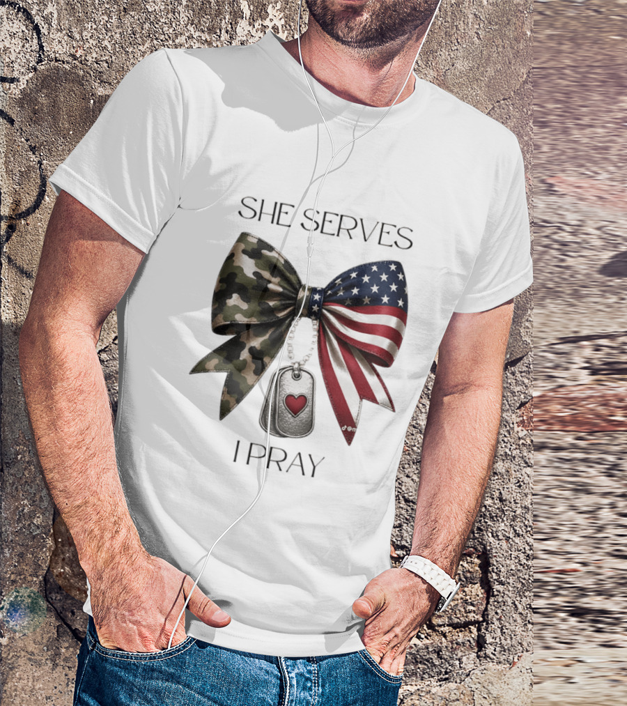 She Serves I Pray USA Flag Camo Bow Dog Tags T-Shirt