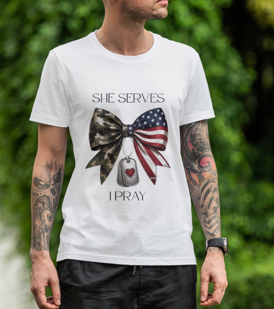 She Serves I Pray USA Flag Camo Bow Dog Tags T-Shirt