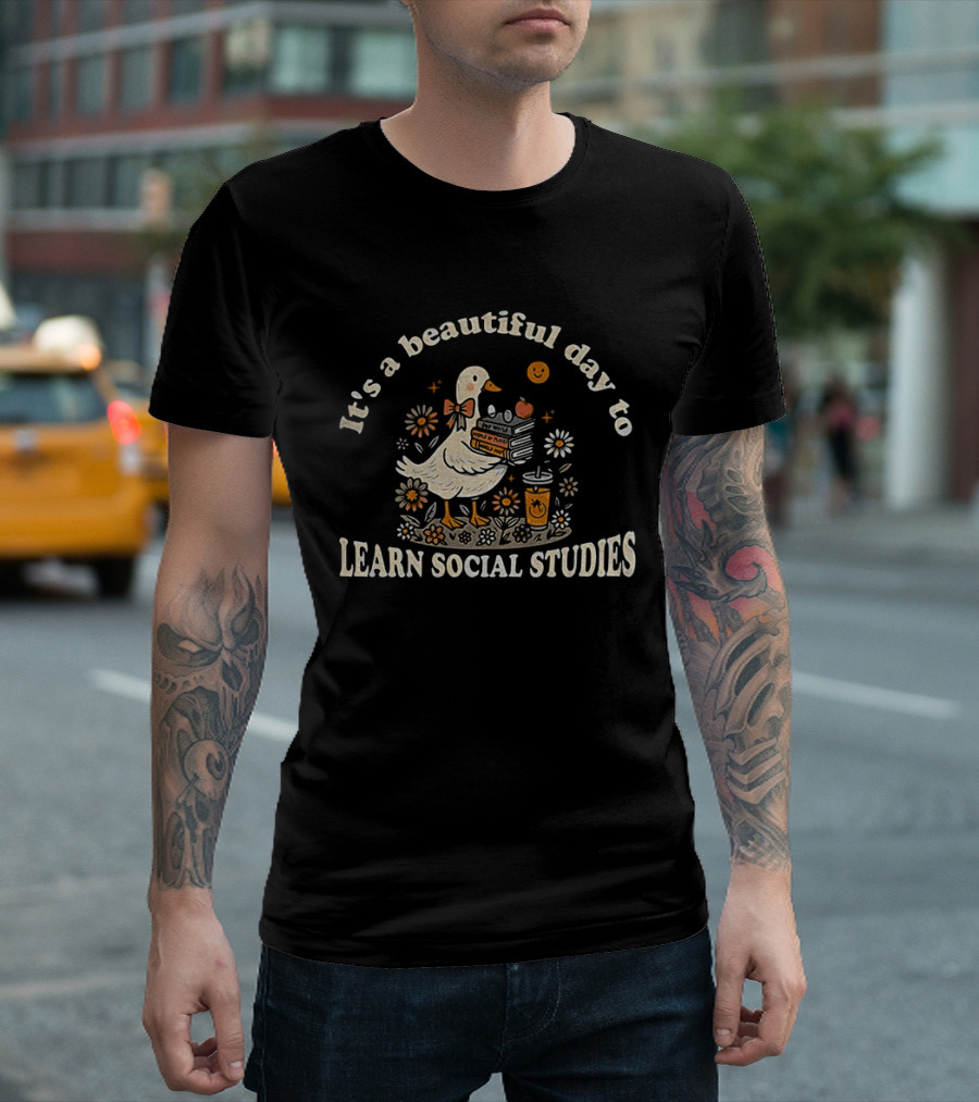 Goose It's A Beautiful Day To Learn Social Studies Happy Halloween T-Shirt