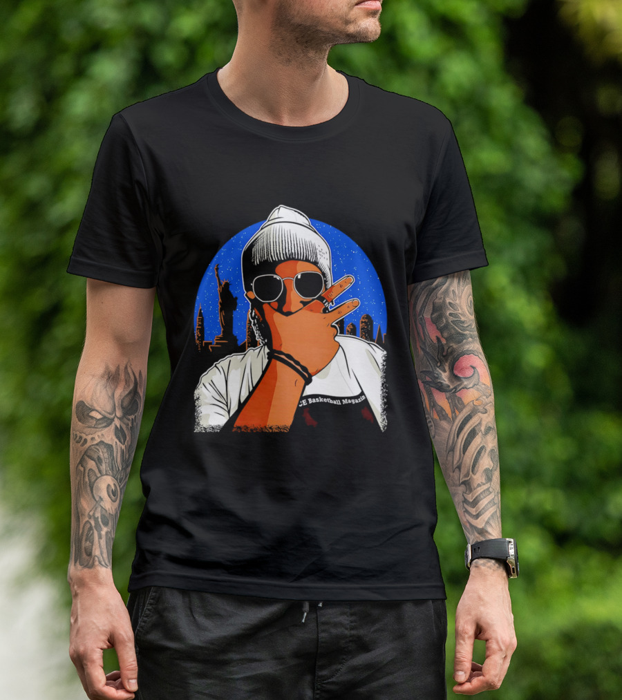 CE Basketball Magazin NYC Skyline Statue Of Liberty Statue Peace Sign T-Shirt