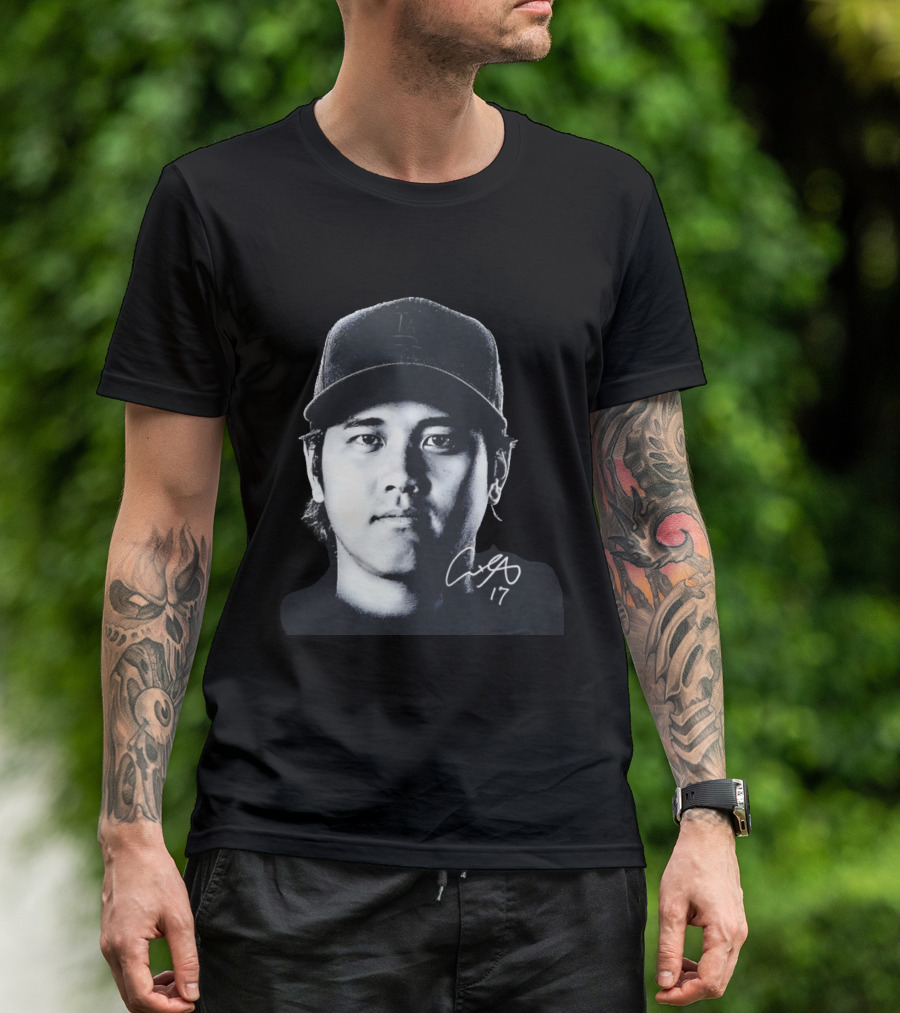 Shohei Ohtani LA Dodgers Cap Signature 17 T-Shirt