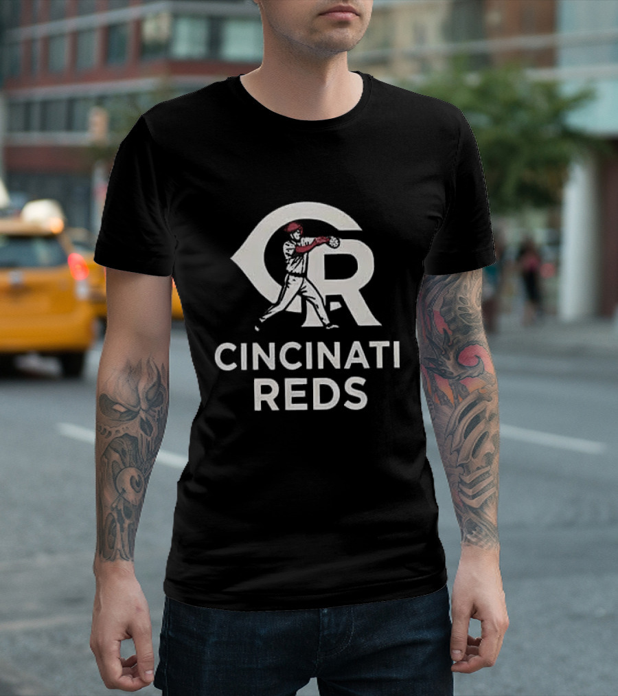 Cincinnati Reds Skull Crossing Bats Baseball Logo Sports Fan T-Shirt