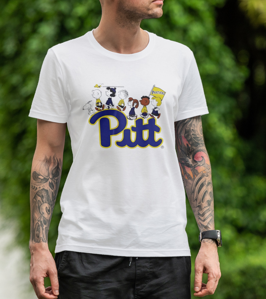 Pittsburgh Panthers Peanuts Characters With Pitt Flag T-Shirt