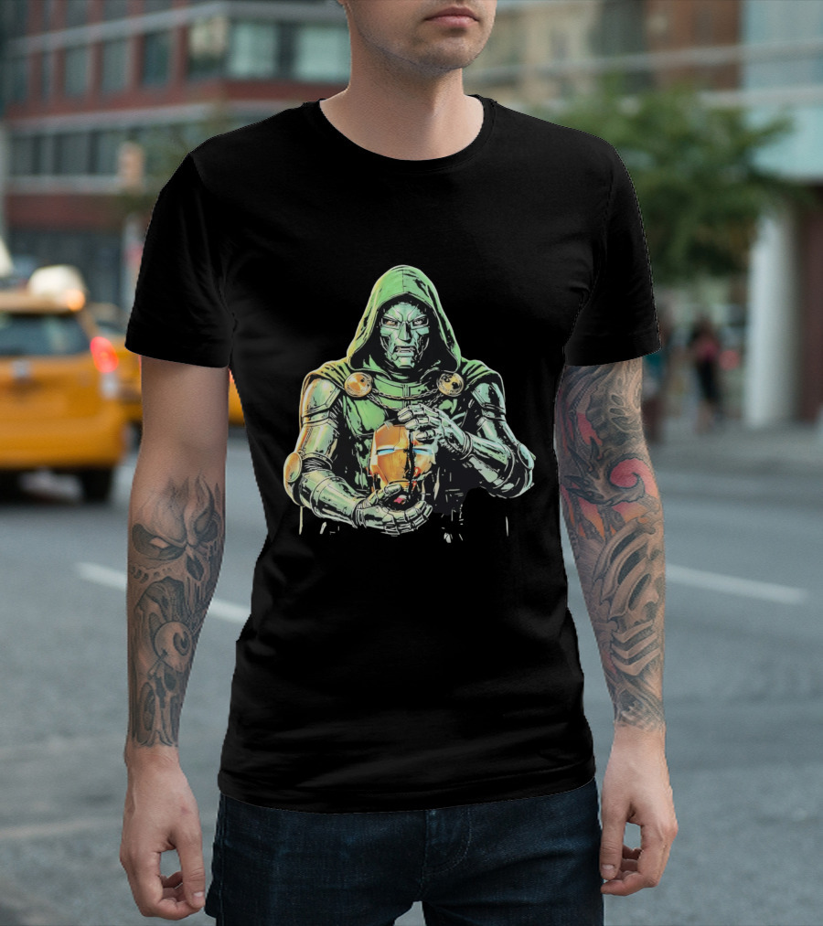Doctor Doom Marvel Holding Broken Iron Man Mask Iconic Showdown T-Shirt