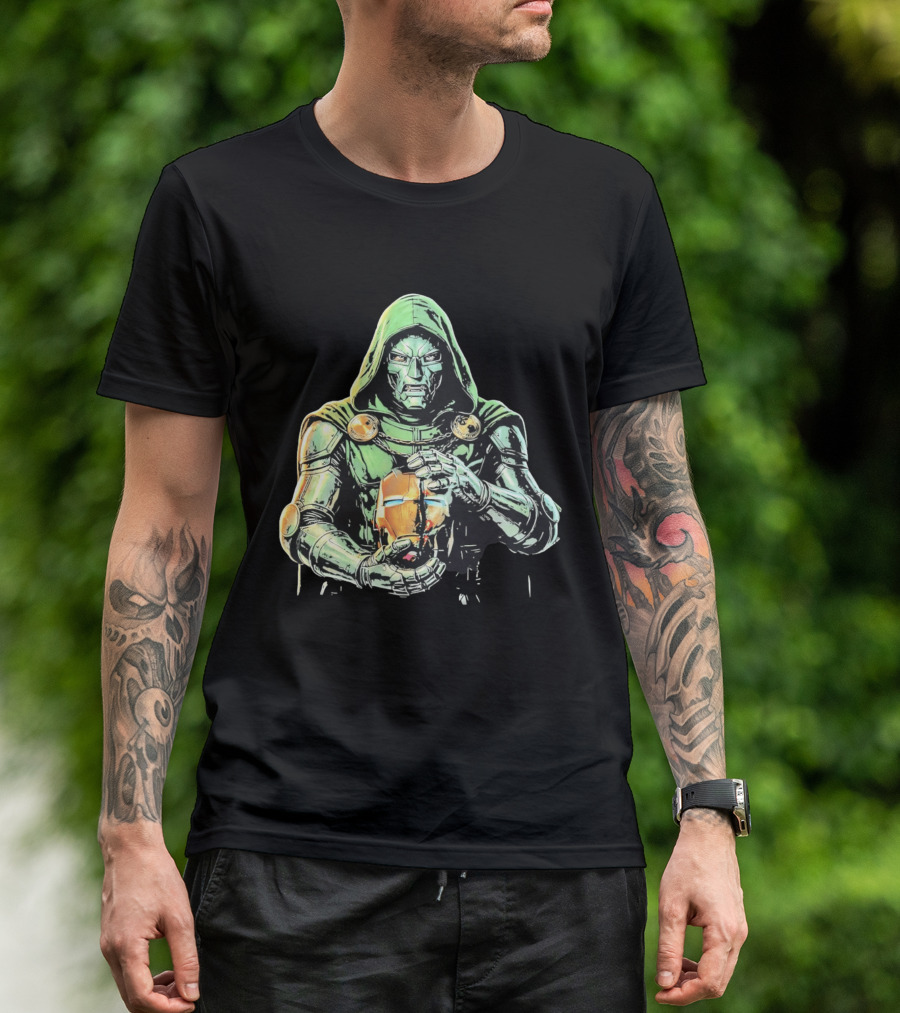 Doctor Doom Marvel Holding Broken Iron Man Mask Iconic Showdown T-Shirt