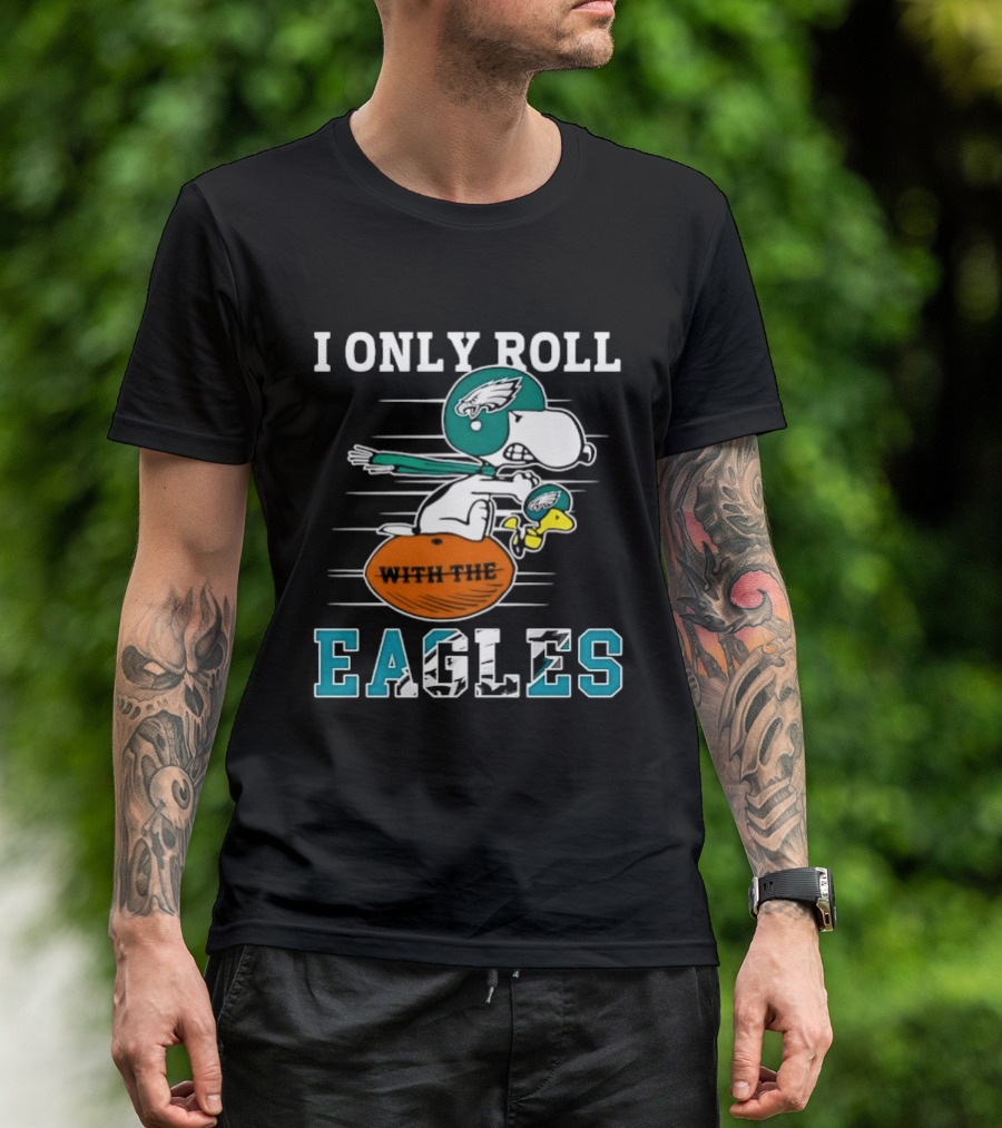 Philadelphia Eagles I Only Roll With The Eagles Cartoon Dog Helmet Football T-Shirt