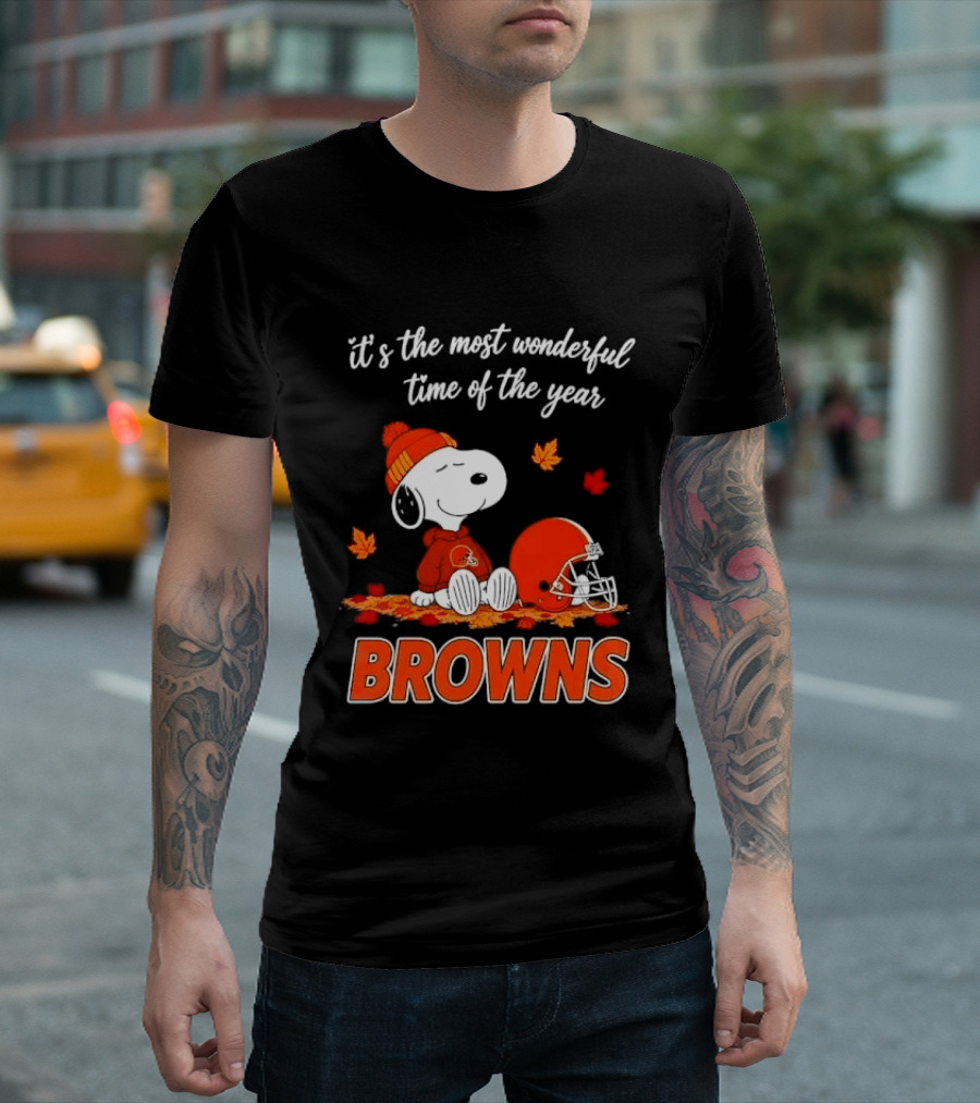 Cleveland Browns Snoopy It's The Most Wonderful Time Of The Year Autumn Leaves Helmet T-Shirt