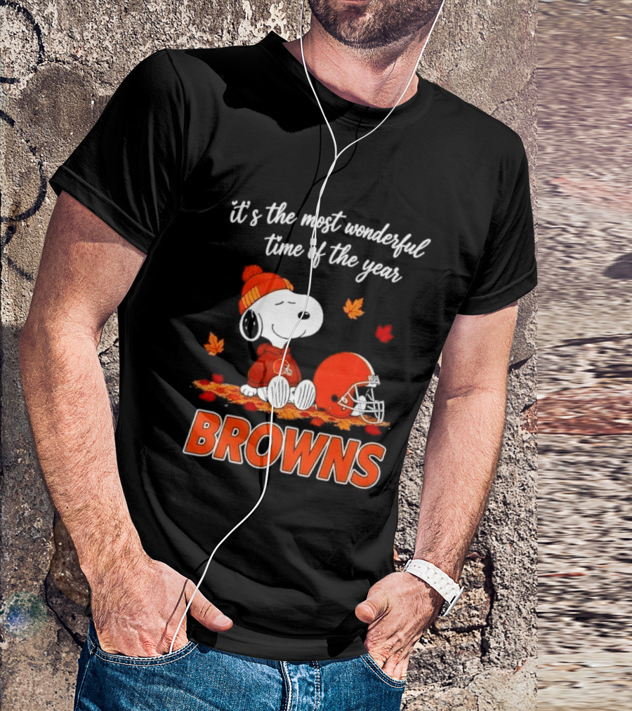 Cleveland Browns Snoopy It's The Most Wonderful Time Of The Year Autumn Leaves Helmet T-Shirt