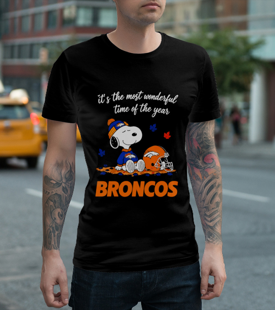 Denver Broncos Snoopy Its The Most Wonderful Time Of Year Autumn Leaves T-Shirt