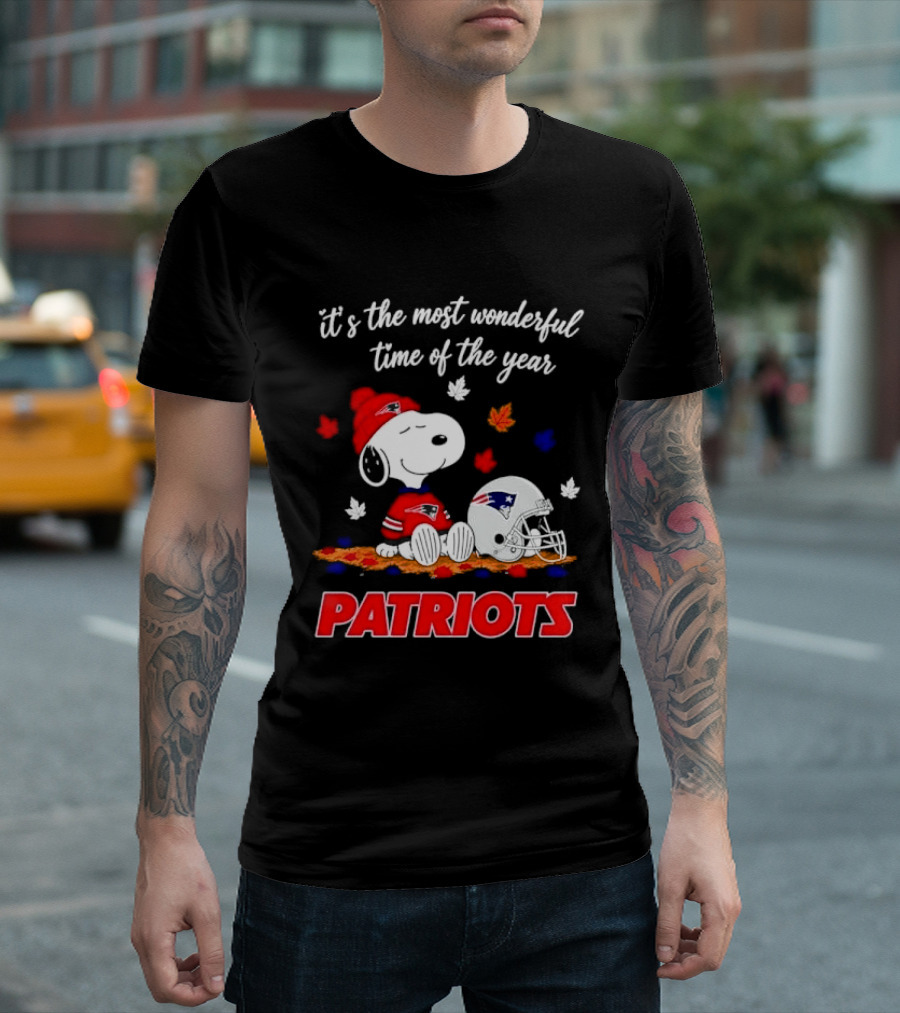 New England Patriots Snoopy It's The Most Wonderful Time Of The Year Autumn Leaves T-Shirt