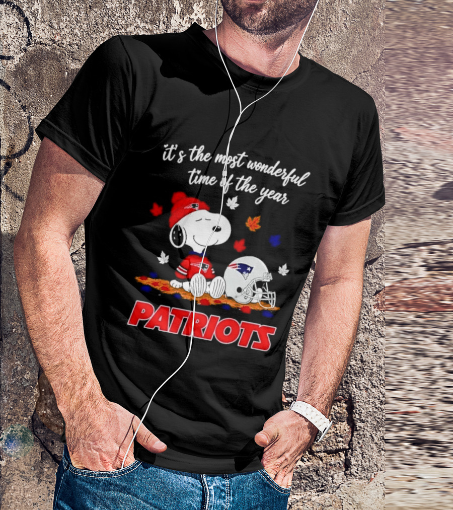 New England Patriots Snoopy It's The Most Wonderful Time Of The Year Autumn Leaves T-Shirt