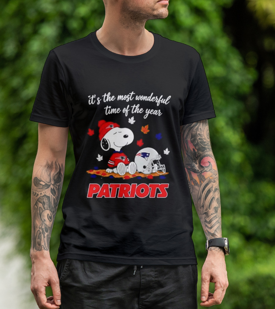 New England Patriots Snoopy It's The Most Wonderful Time Of The Year Autumn Leaves T-Shirt