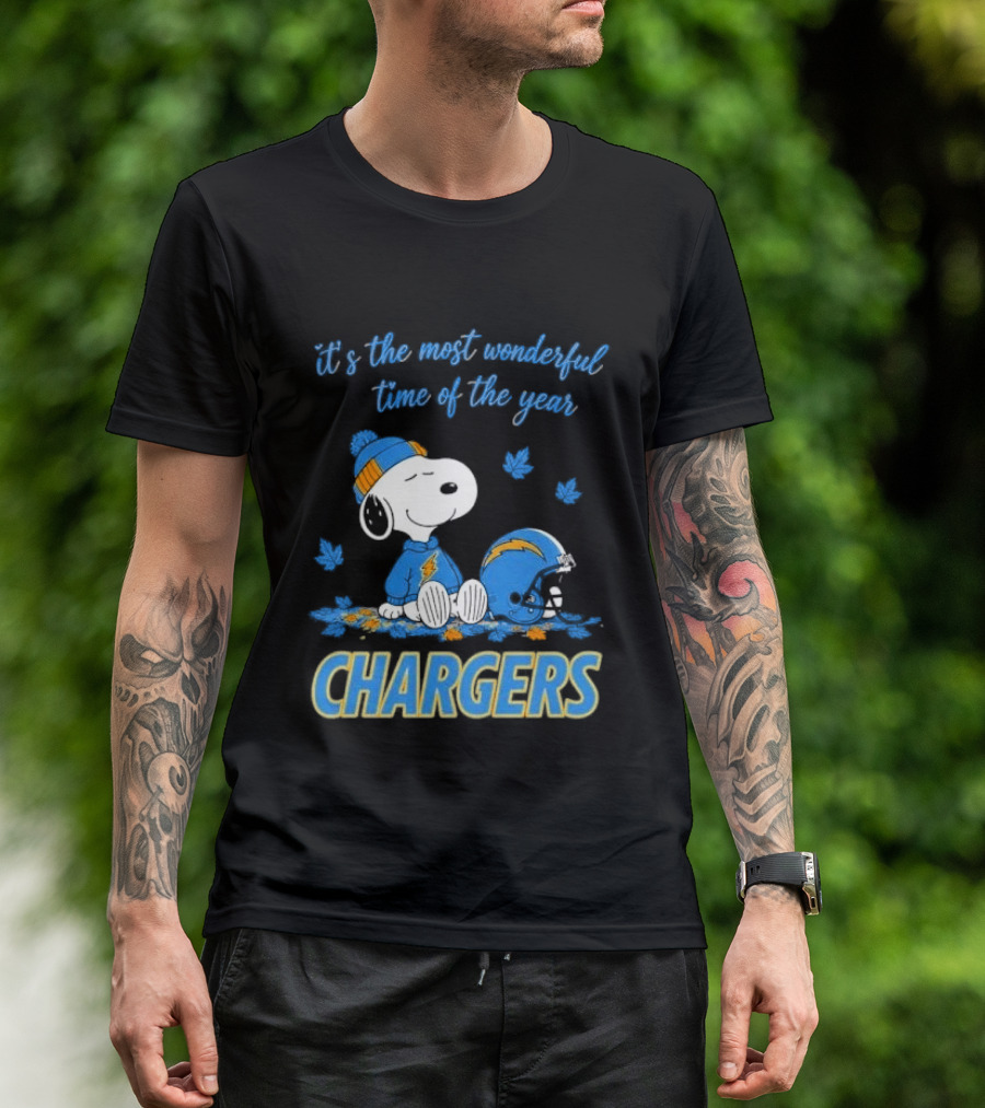 It's The Most Wonderful Time Of The Year Los Angeles Chargers Snoopy Sitting Helmet Falling Leaves T-Shirt