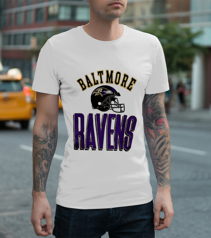 Baltimore Ravens Everyone Es Women's Sports Ravens Helmet T-Shirt