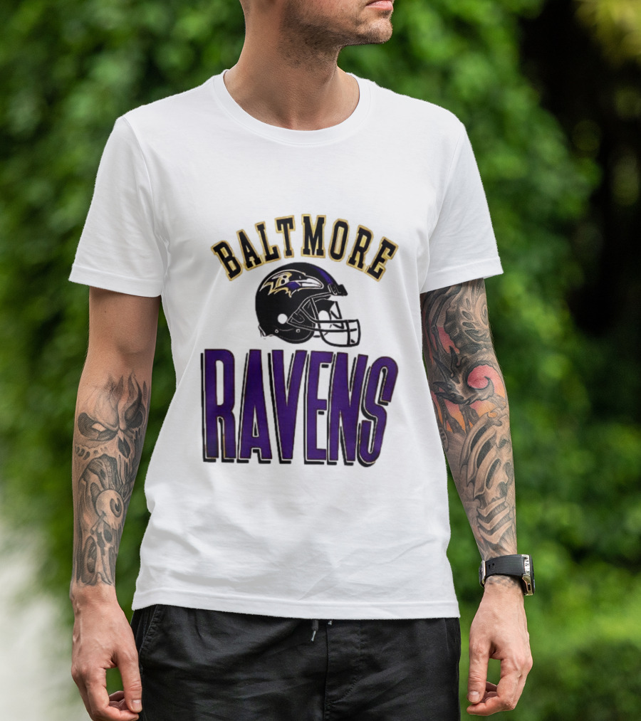 Baltimore Ravens Everyone Es Women's Sports Ravens Helmet T-Shirt