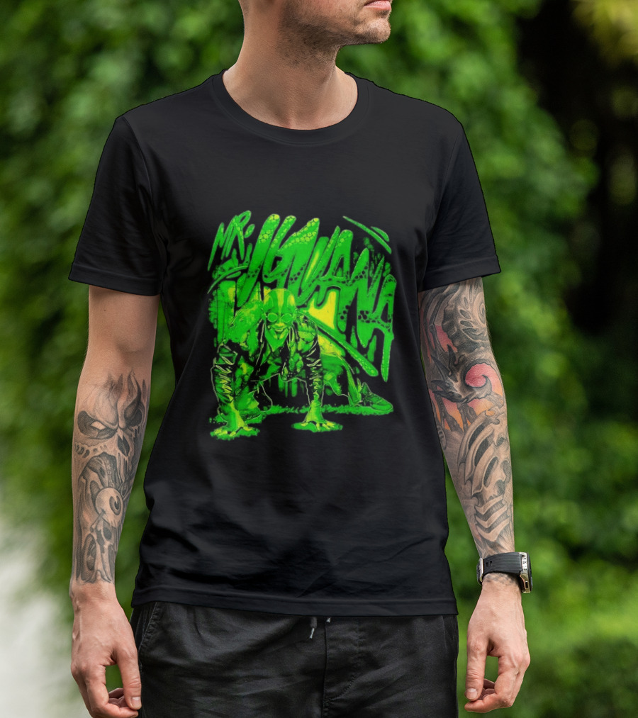 Mr Iguana Crouching Mexican Luchador Green Lizard Scale Graffiti T-Shirt