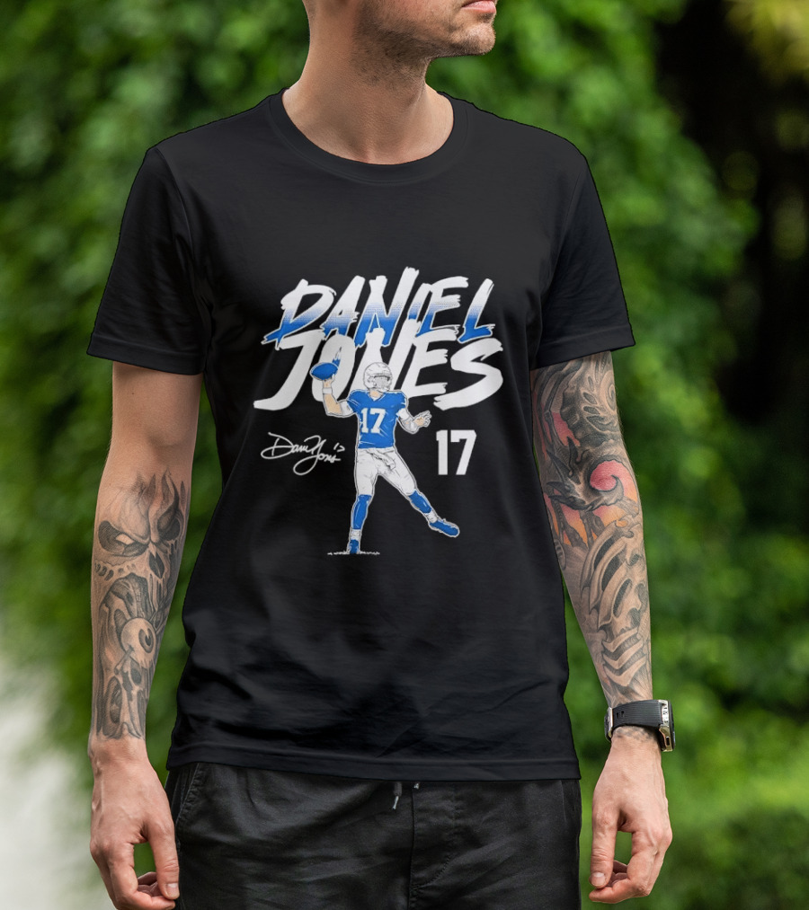 Daniel Jones 17 Quarterback Throwing Football Sketch Brushstroke T-Shirt