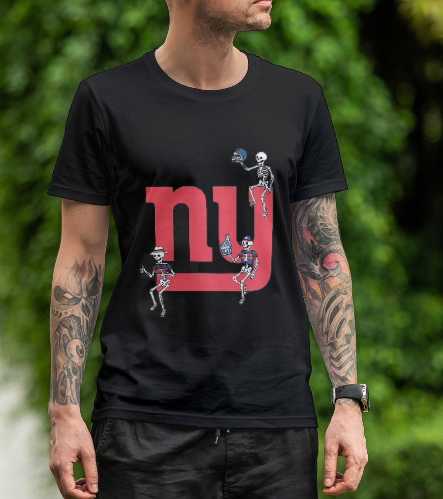 New York Giants Skeletons Dance With Football Helmets T-Shirt