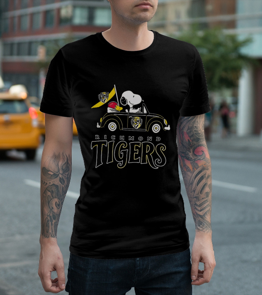 Richmond Tigers Snoopy Woodstock Driving Beetle Car T-Shirt
