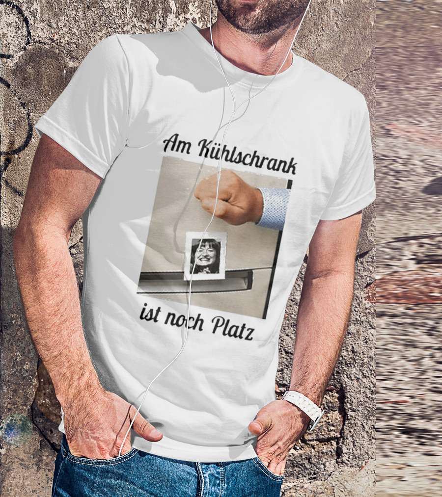 Am Kühlschrank Ist Noch Platz Foto Moustache Hand T-Shirt