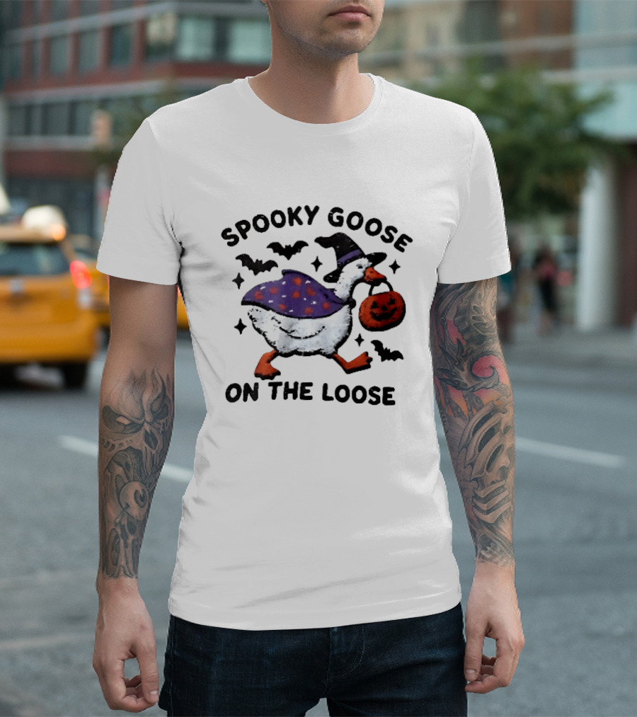 Spooky Goose On The Loose Witch Hat Pumpkin Cape Bats T-Shirt