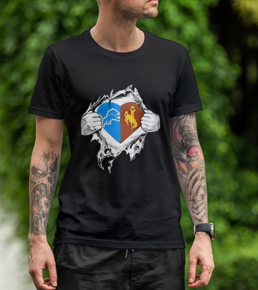 Detroit Lions Wyoming Cowboys Heart Ripped Skin T-Shirt