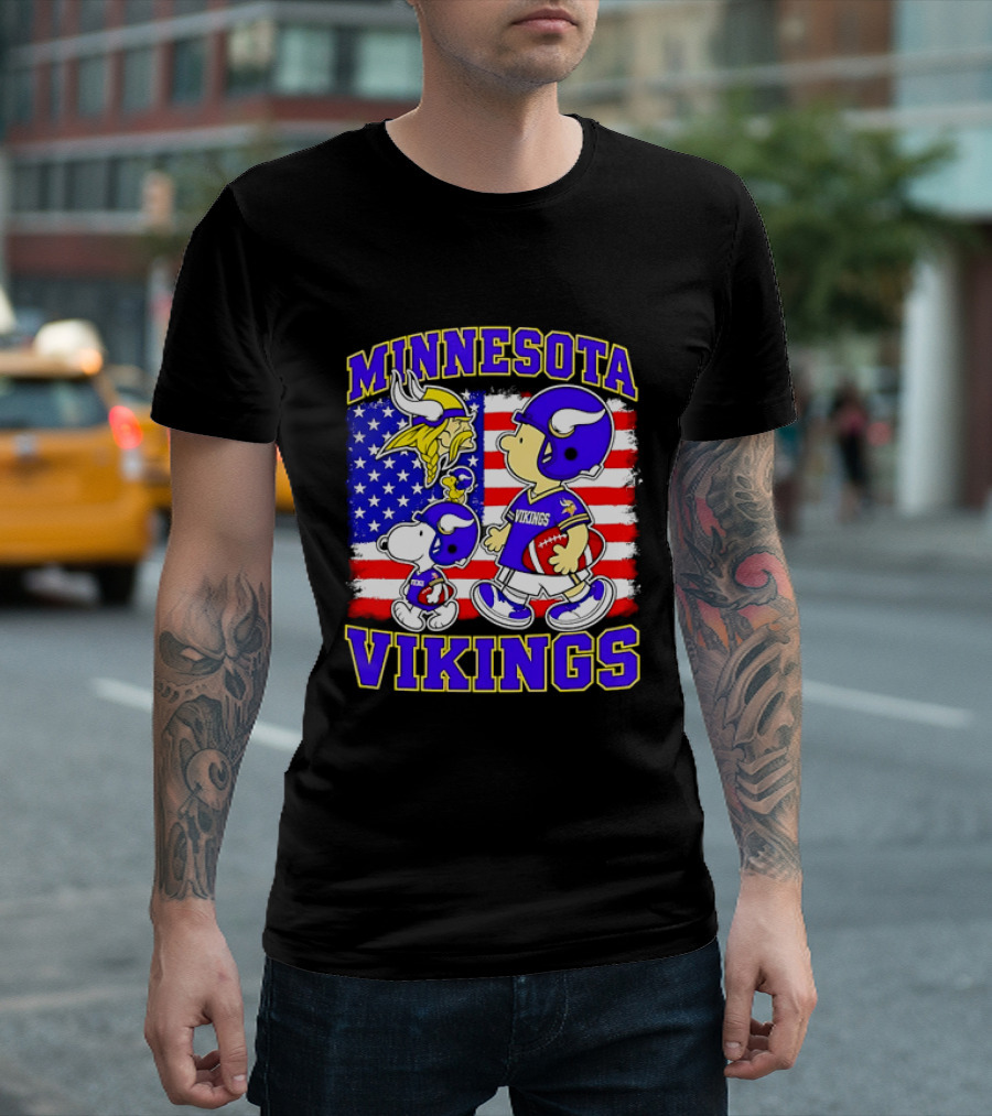 Minnesota Vikings Snoopy Woodstock American Flag Football 2026 T-Shirt