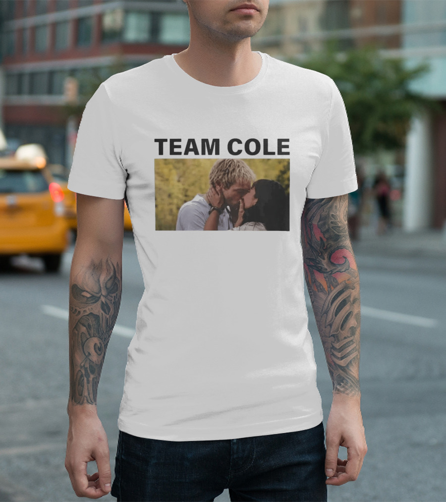 Team Cole Romantic Kiss Scene T-Shirt