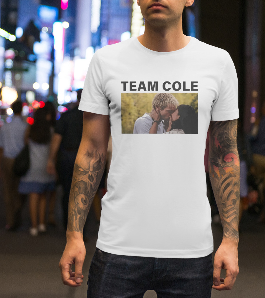 Team Cole Romantic Kiss Scene T-Shirt