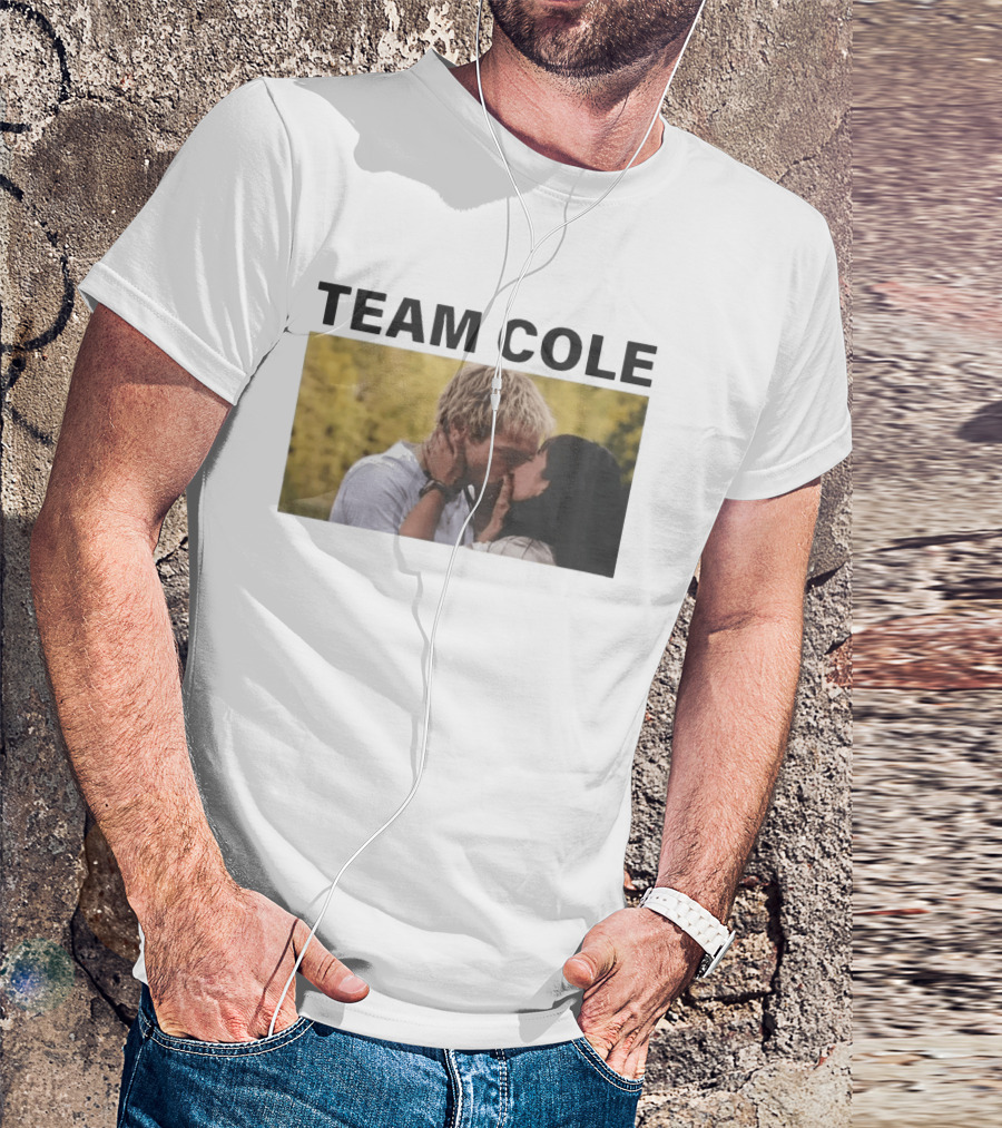 Team Cole Romantic Kiss Scene T-Shirt