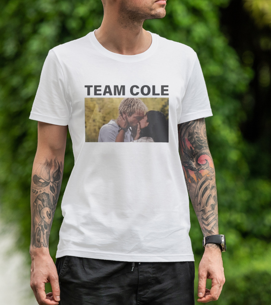 Team Cole Romantic Kiss Scene T-Shirt