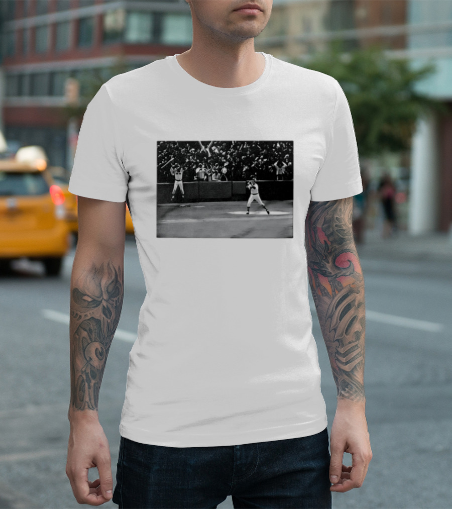 Carlton Fisk No 27 Boston Red Sox Baseball Iconic Home Run Moment T-Shirt