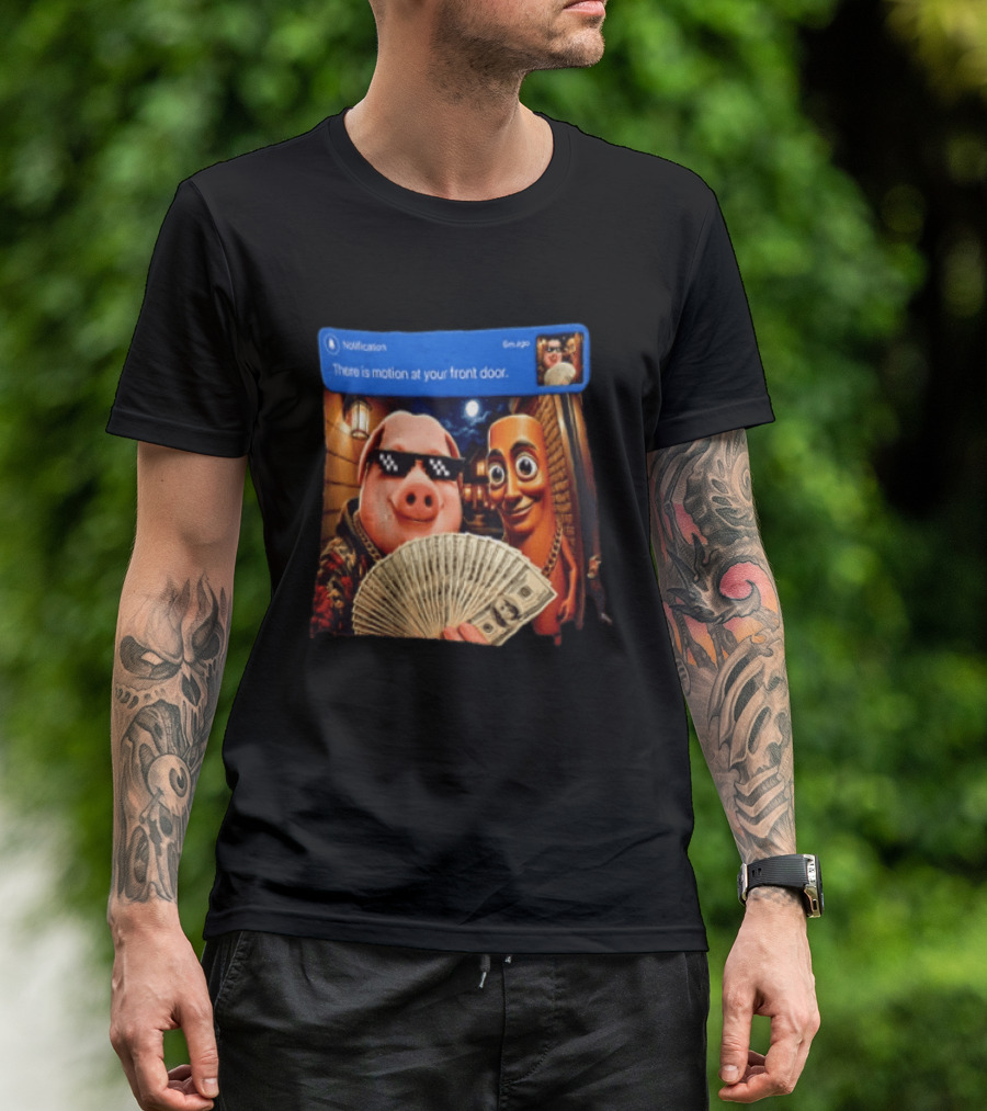 Notification Meme Pig And Wooden Man With Money Motion Alert T-Shirt
