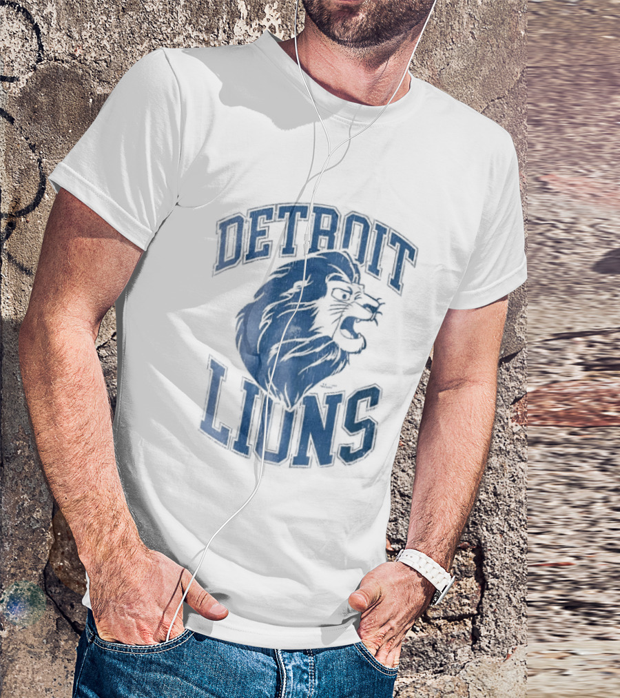 Detroit Lions Distressed Roaring Lion Head Varsity T-Shirt