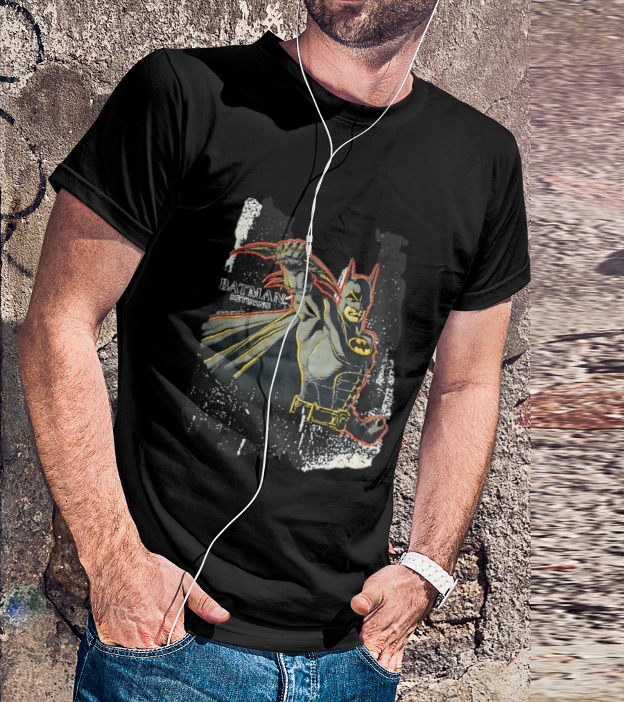 DC Comics Batman Returns 1992 Masked Superhero Holding Batarang Distressed Batman T-Shirt