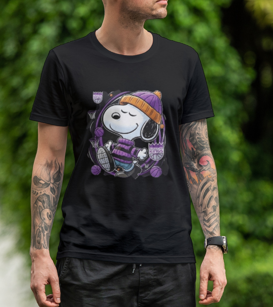 Sacramento Kings NBA Snoopy Walking Beanie Striped Basketball Hoops T-Shirt