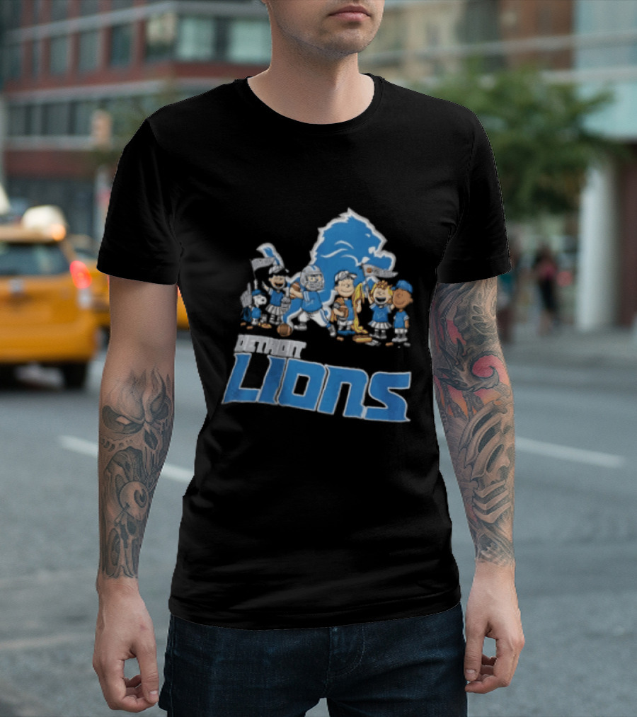 Detroit Lions Charlie Brown Lucy Van Pelt Snoopy Cartoon Football Team T-Shirt