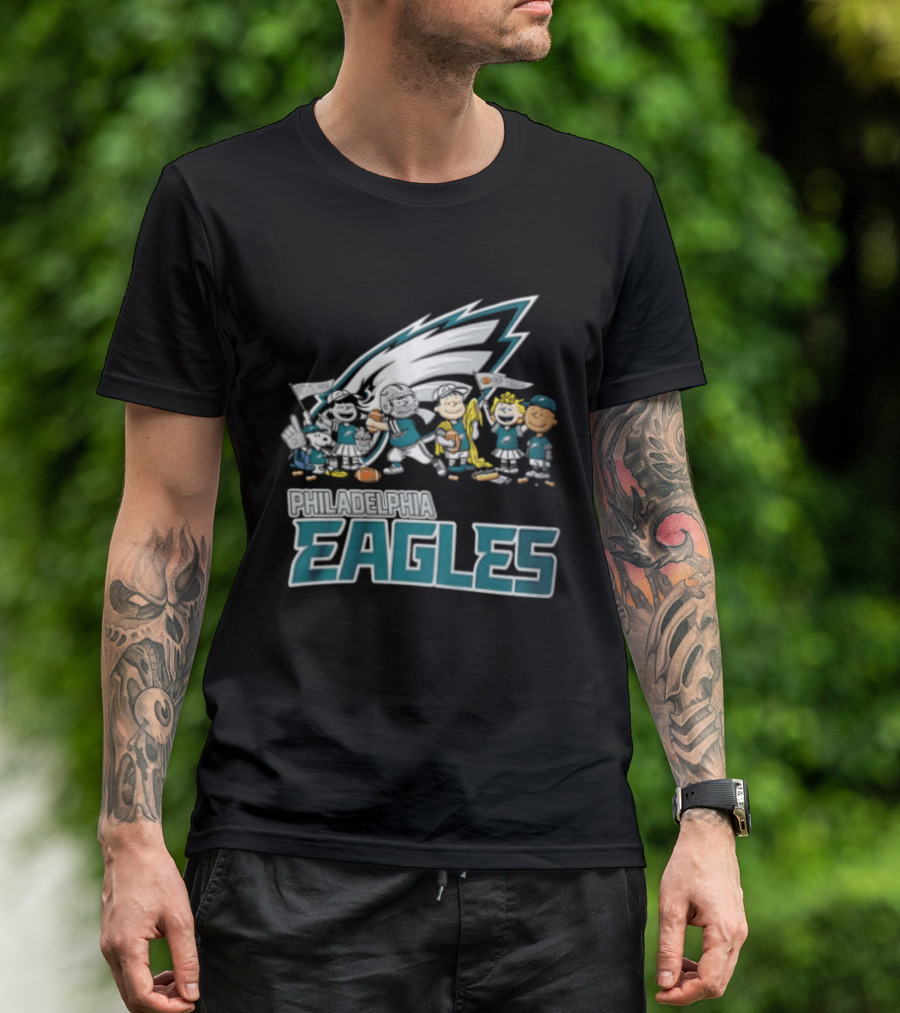 Philadelphia Eagles Charlie Brown Snoopy Cheerleaders Team T-Shirt