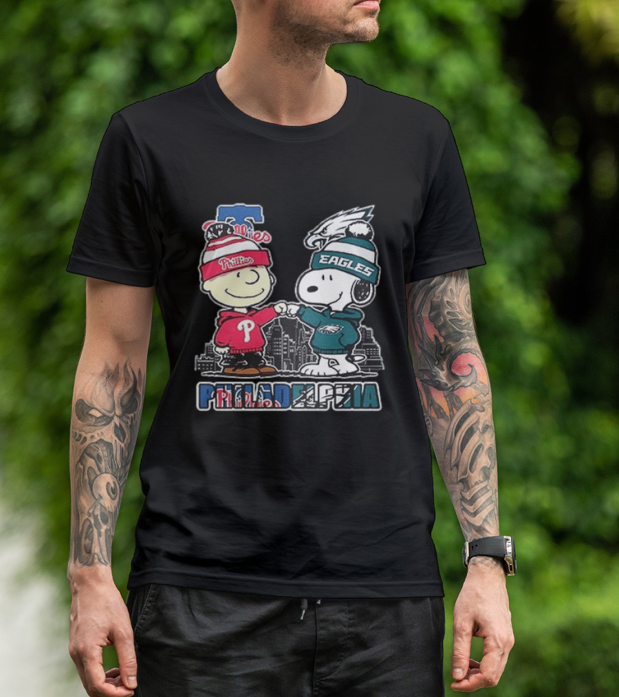 Phillies Eagles Fans Snoopy Philadelphia Collaboration T-Shirt