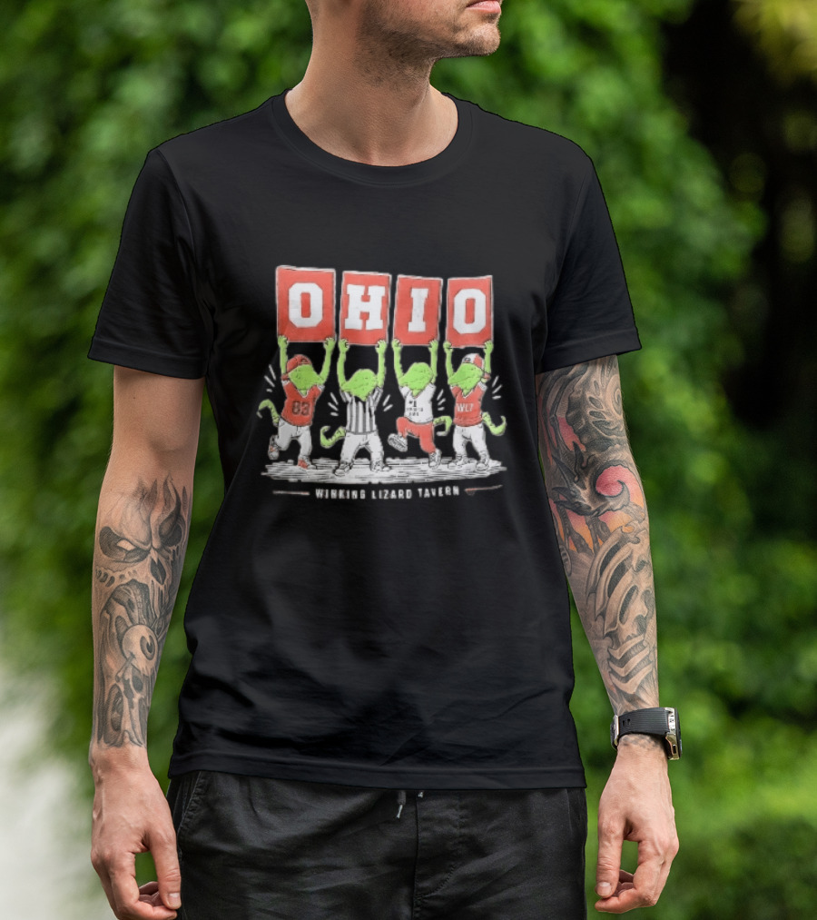 Winking Lizard Tavern Ohio 83 WLT Four Cartoon Green Lizards Holding OHIO Signs T-Shirt