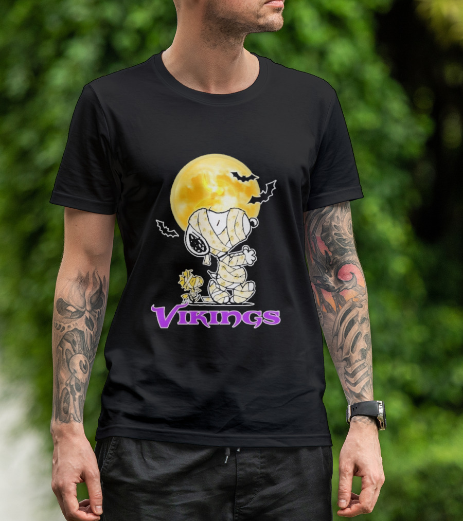 Snoopy Woodstock Vikings Halloween Mummy Moon T-Shirt