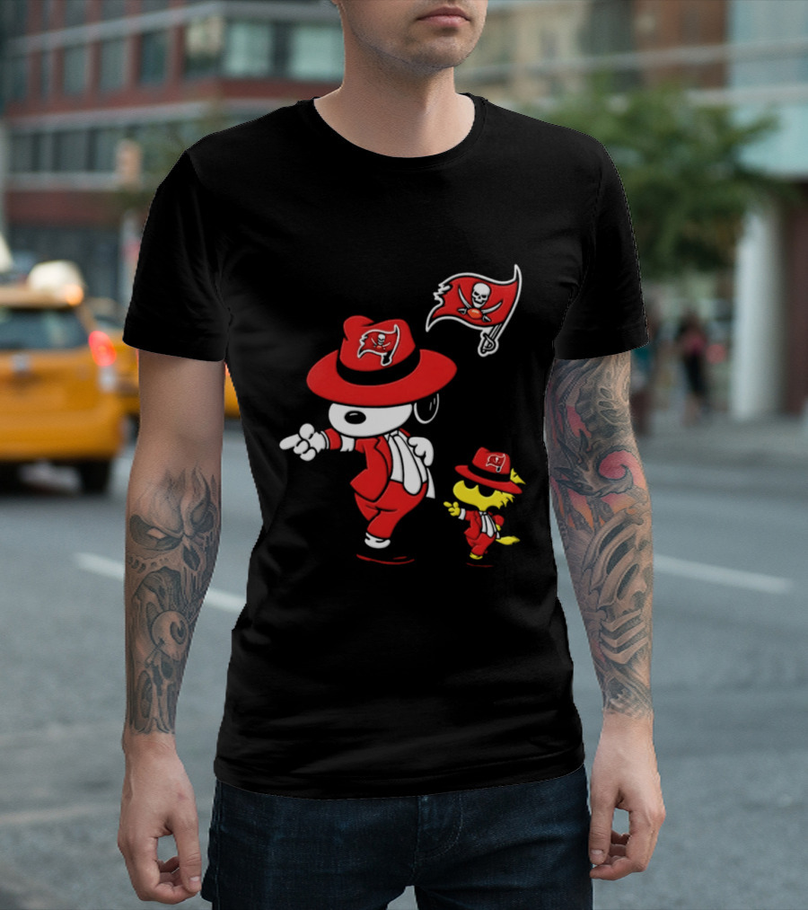 Snoopy Woodstock Tampa Bay Buccaneers Pirate Flag Dance T-Shirt